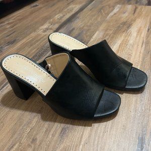 Black open toe heeled sandals size 6